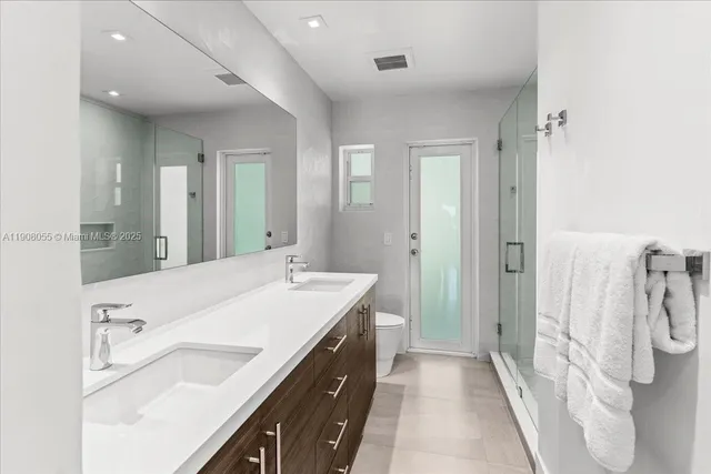 $3,150,000 | 10105 Southwest 71st Avenue, Pinecrest, FL 33156