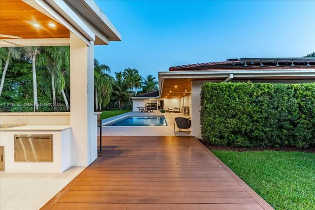 $3,150,000 | 10105 Southwest 71st Avenue, Pinecrest, FL 33156