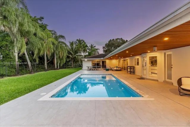 $3,150,000 | 10105 Southwest 71st Avenue, Pinecrest, FL 33156