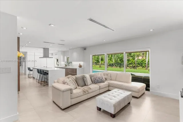 $3,150,000 | 10105 Southwest 71st Avenue, Pinecrest, FL 33156