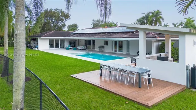 $3,150,000 | 10105 Southwest 71st Avenue, Pinecrest, FL 33156
