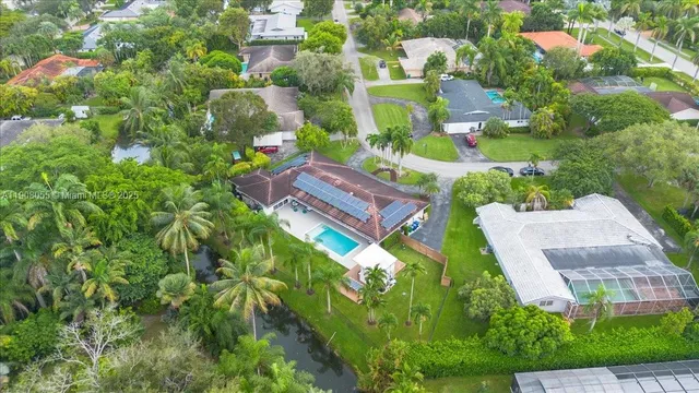 $3,150,000 | 10105 Southwest 71st Avenue, Pinecrest, FL 33156