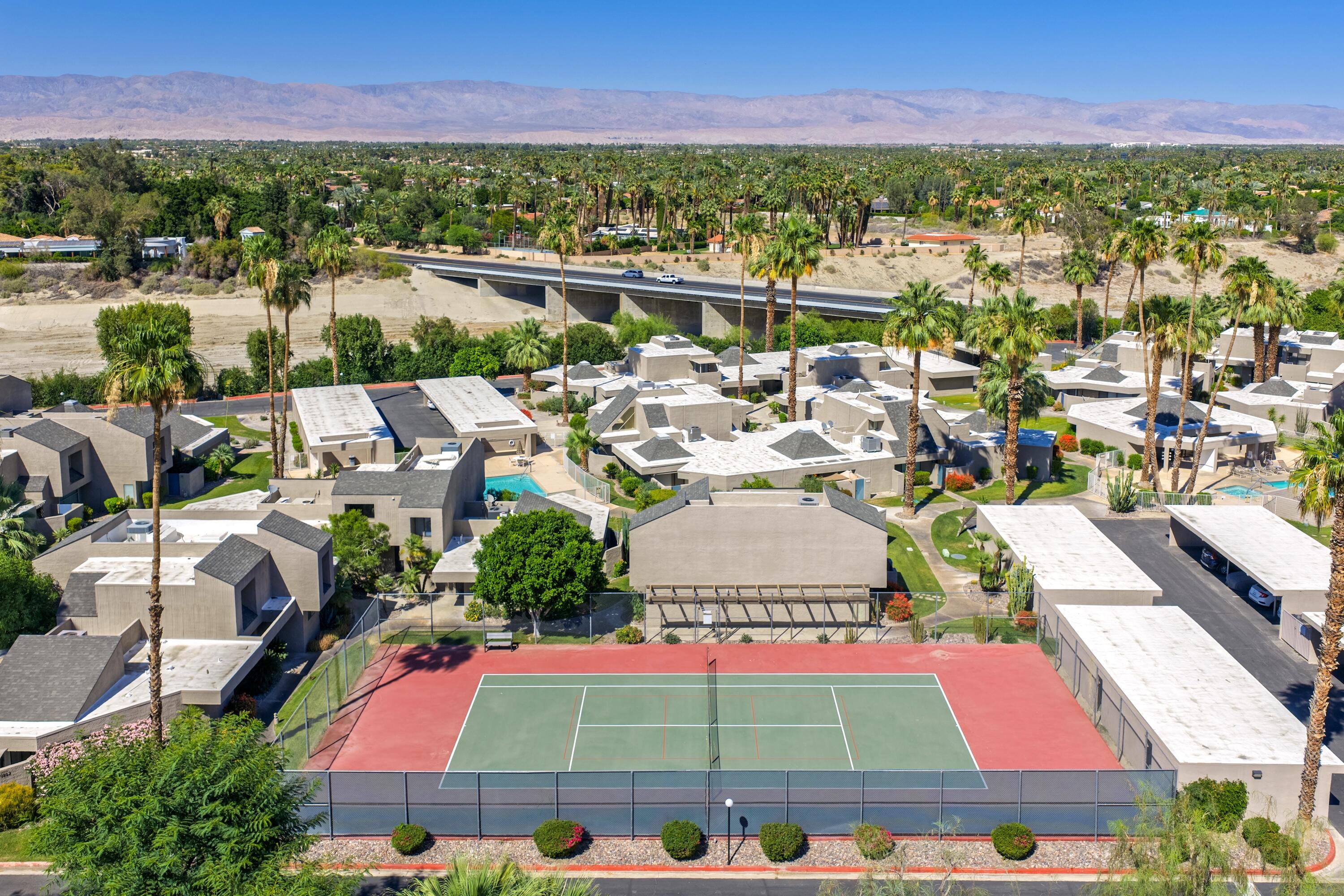 71870 Eleanora Lane Rancho Mirage, CA 92270 - Photo 33 of 36 a view of a city
