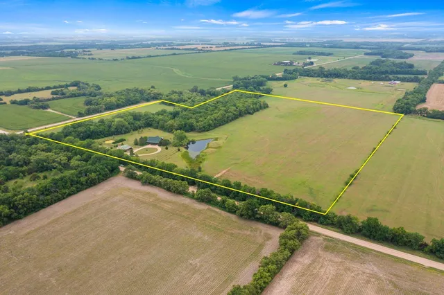 $300,000 | 14211 East 125th Street North, Valley Center, KS 67147