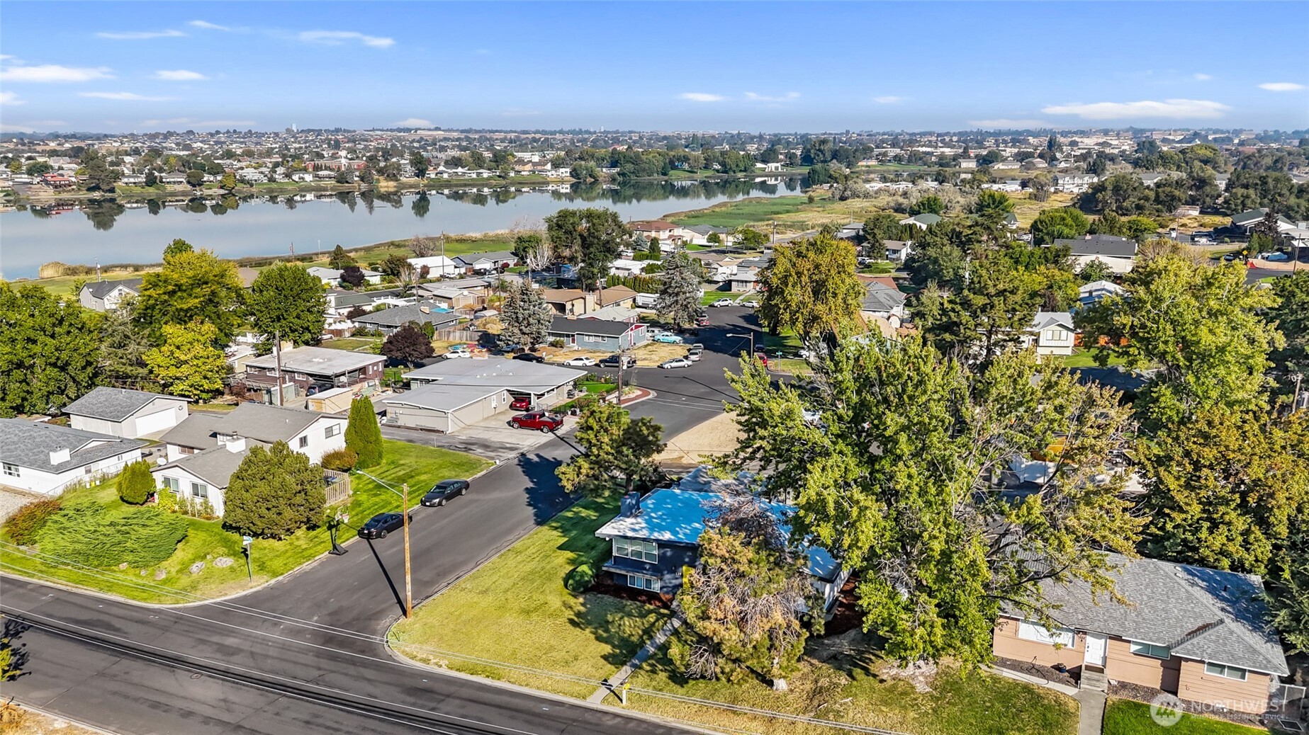 128 West Nelson Road Moses Lake, WA 98837 - Photo 35 of 37 an aerial view of residential houses with outdoor space