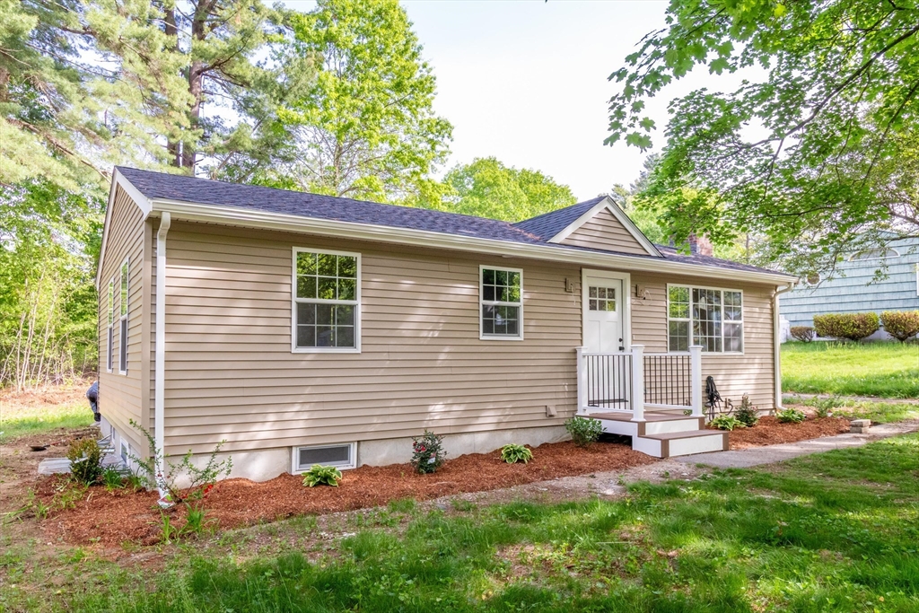 24 Vernon Road Medway, MA 02053 - Photo 2 of 15