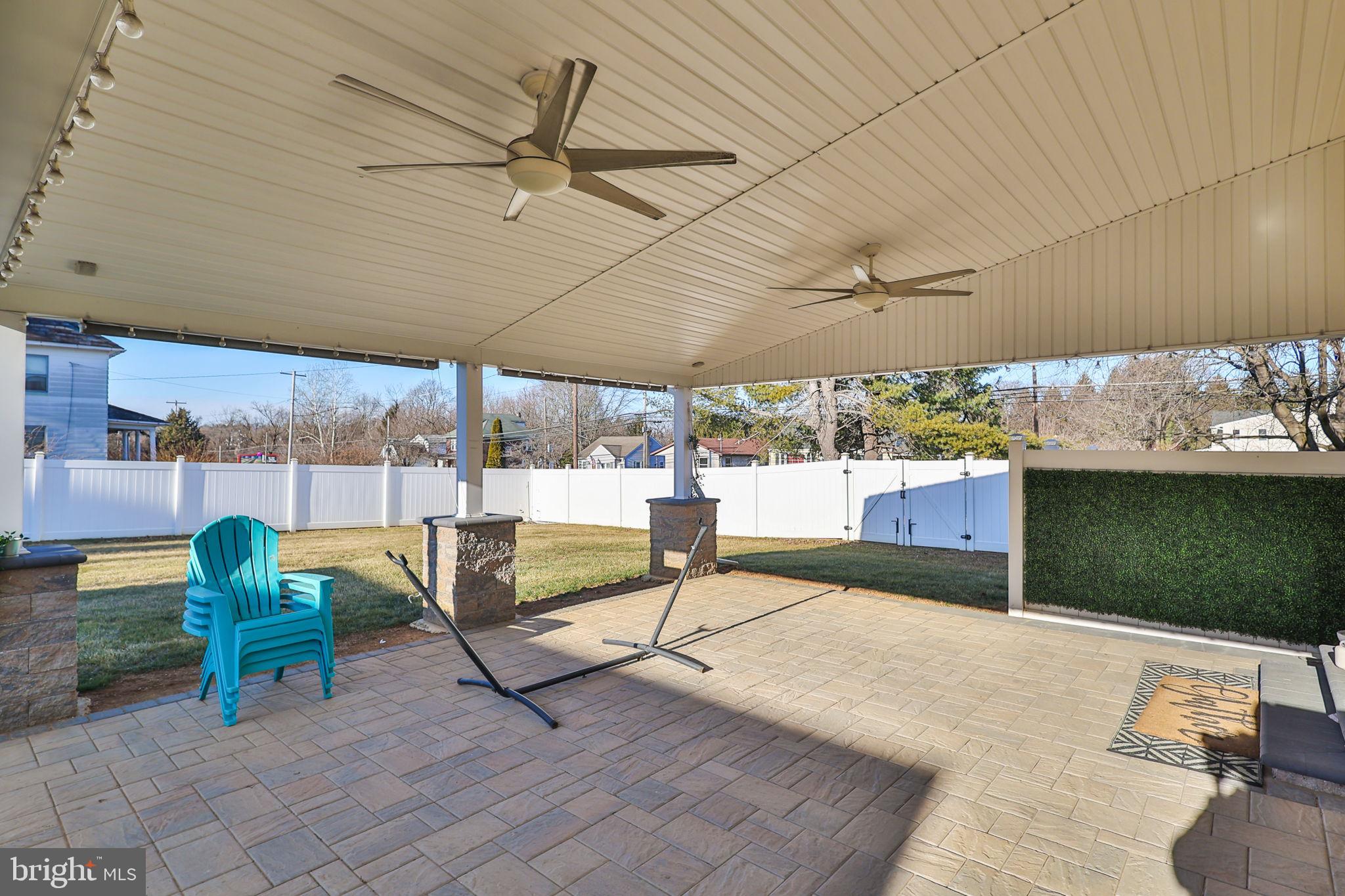 2811 Kingsview Avenue Easton, PA 18045 - Photo 76 of 86 a living room with patio furniture