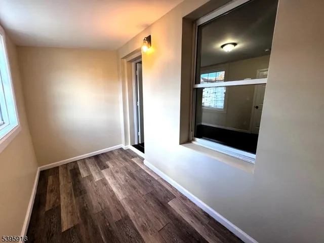 a view of empty room with window