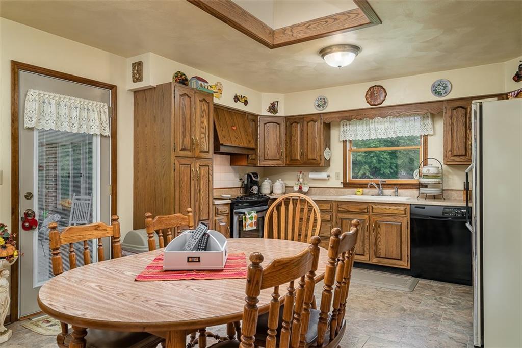6210 Springfield Jamestown Road Springfield, OH 45502 - Photo 6 of 37