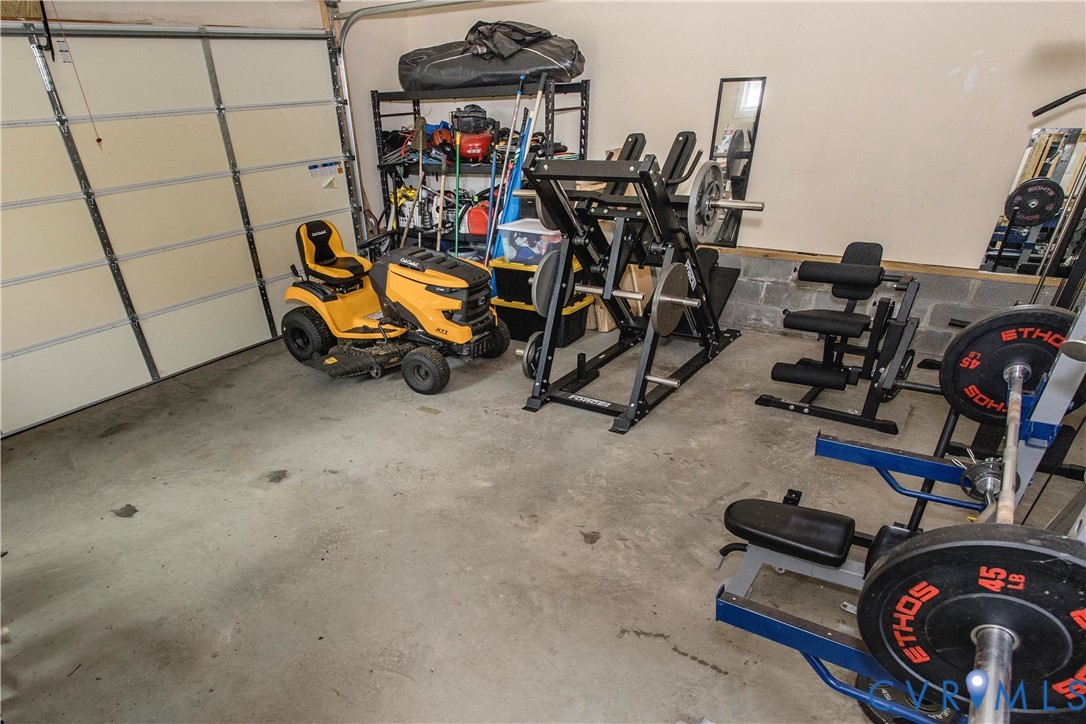 6720 River Road Petersburg, VA 23803 - Photo 23 of 29 Attached 2 car garage with access from Franklin Av