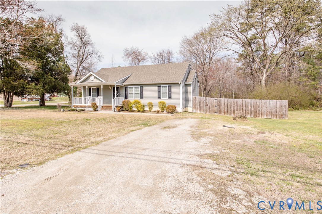 6720 River Road Petersburg, VA 23803 - Photo 4 of 29 Double driveways, entrances on both sides