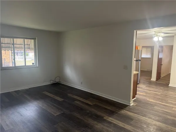 $1,200 | 512 Chestnut Street, Unit B, Springdale, PA 15144