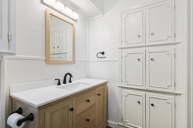 $2,000 | 157 West Purnell Street, Lewisville, TX 75057