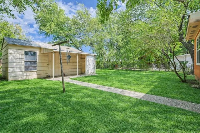 $2,000 | 157 West Purnell Street, Lewisville, TX 75057