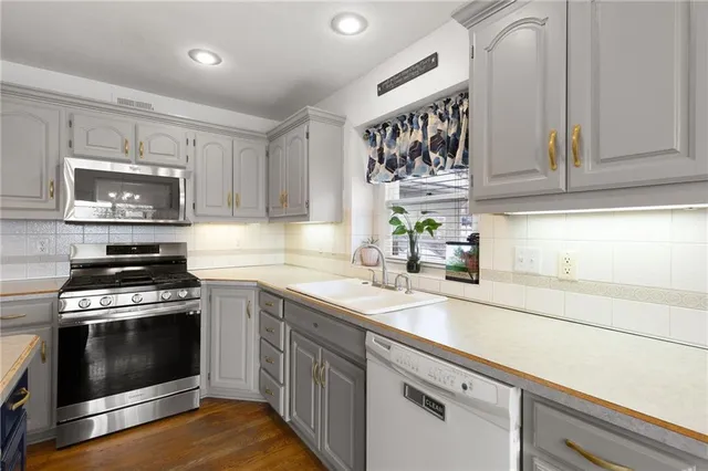 $405,000 | 1519 Colt Circle, Raymore, MO 64083