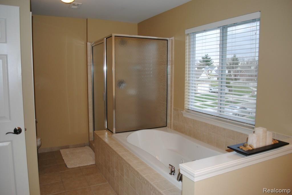 3271 Talbert Circle Rochester, MI 48307 - Photo 19 of 25 DSC_0810.jpg