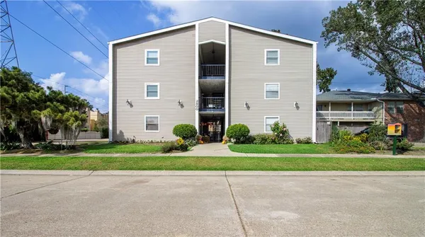 $145,000 | 2800 Steamship Circle, Unit 1C, New Orleans, LA 70123