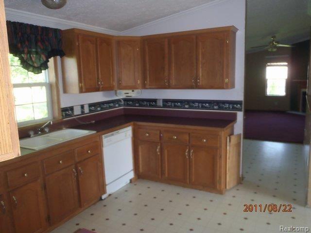 23340 Carleton West Road Belleville, MI 48111 - Photo 8 of 14 P8220018
