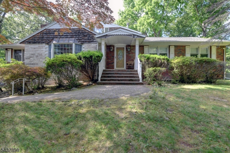 34 Knoll Road Wayne, NJ 07470 - Photo 2 of 50
