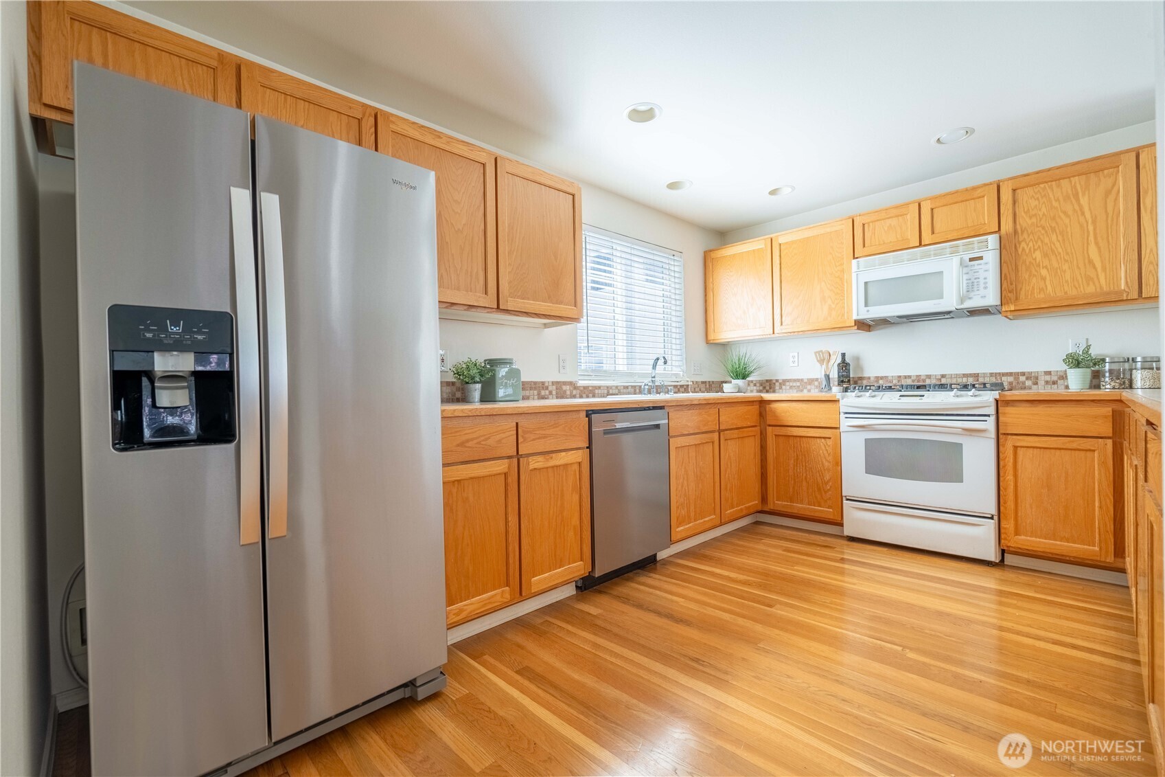 8520 Midvale Avenue North, Unit A Seattle, WA 98103 - Photo 5 of 32