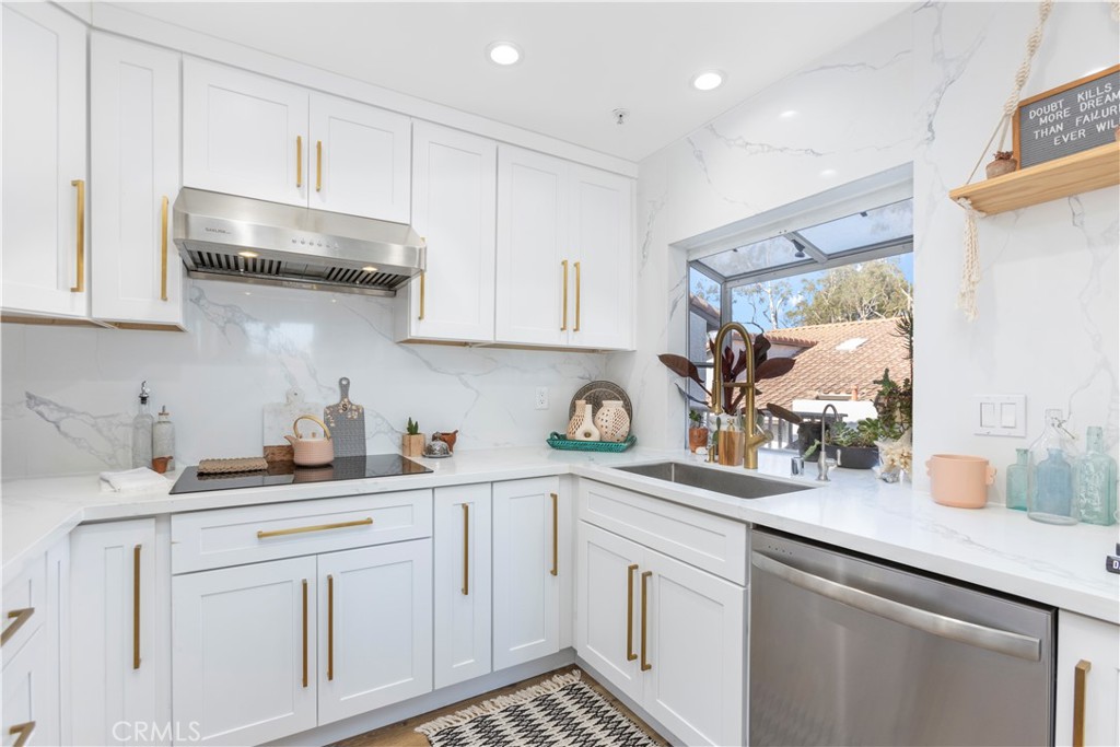 60 Corniche Drive, Unit J Dana Point, CA 92629 - Photo 5 of 13