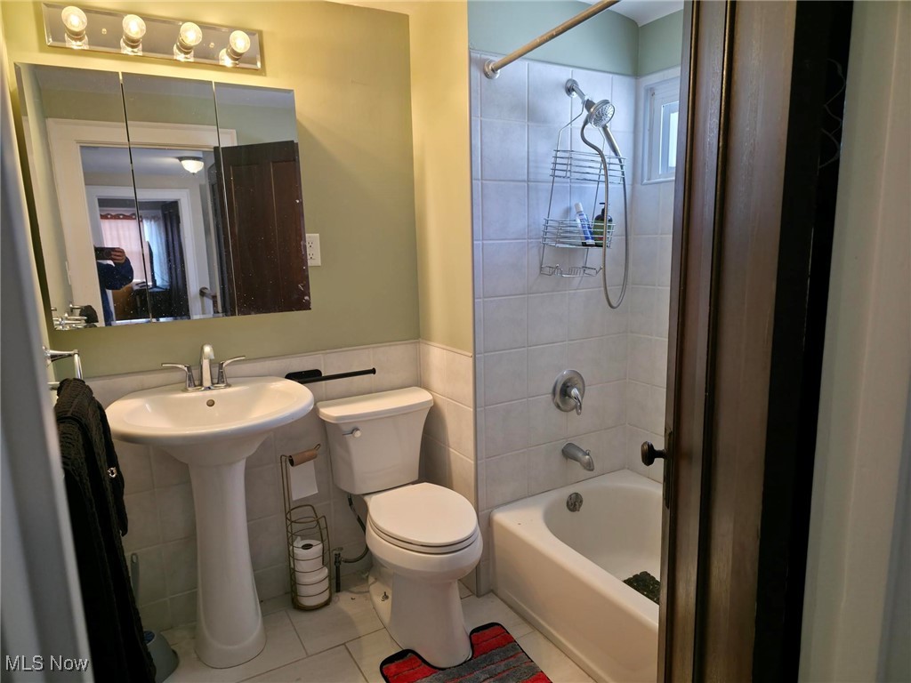 1425 Crescent Road Southwest Canton, OH 44710 - Photo 15 of 35 i