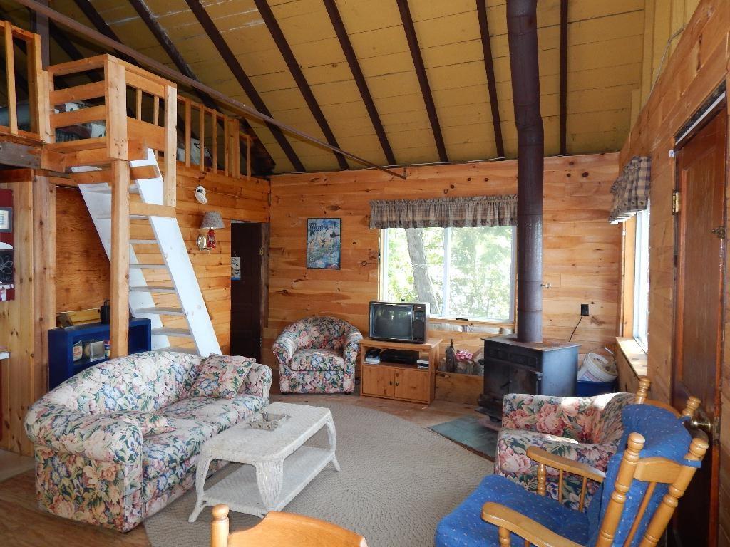 320 Mcgregor Road Lincoln, ME 04457 - Photo 6 of 19 Living Room