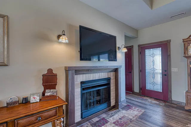 $645,000 | 18913 Highway 245, Dale, IN 47523