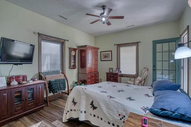 $645,000 | 18913 Highway 245, Dale, IN 47523