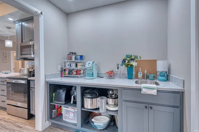 $645,000 | 18913 Highway 245, Dale, IN 47523