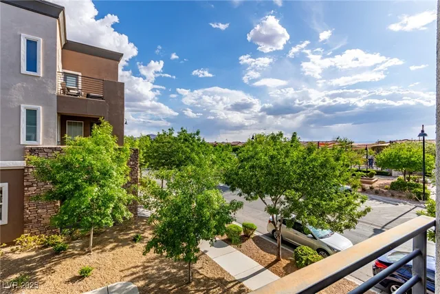 $3,200 | 3165 Via Como, Henderson, NV 89044