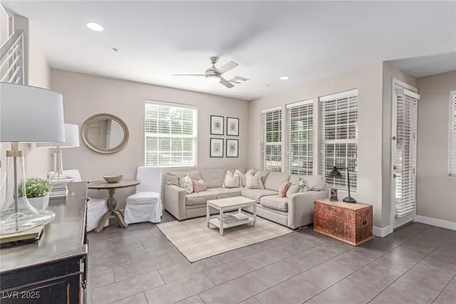 $3,200 | 3165 Via Como, Henderson, NV 89044