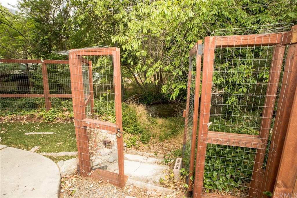 528 Stream Lane Lytle Creek, CA 92358 - Photo 4 of 57