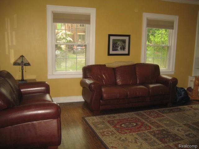 268 Moran Road Grosse Pointe, MI 48236 - Photo 5 of 47 050.JPG