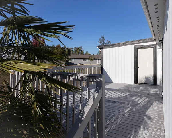 a view of entryway with a front door