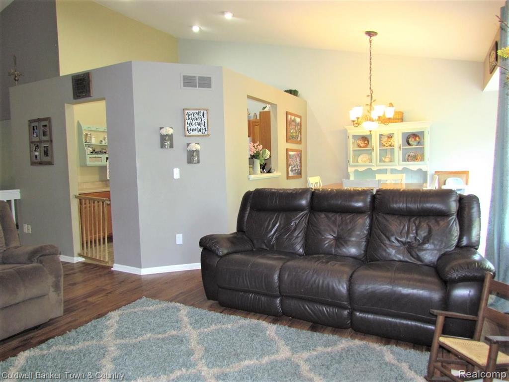 2588 Ravineside South Howell, MI 48843 - Photo 10 of 55