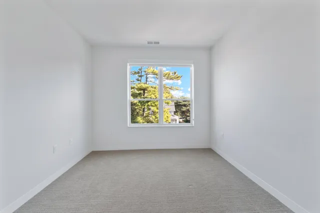 $1,671 | 5945 6th Avenue, Unit 208, Kenosha, WI 53140