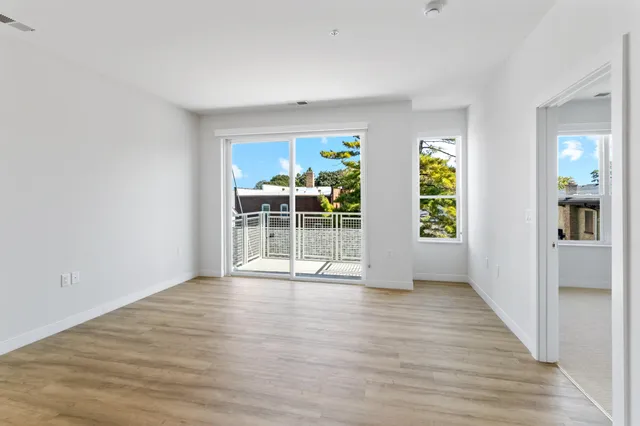 $1,671 | 5945 6th Avenue, Unit 208, Kenosha, WI 53140