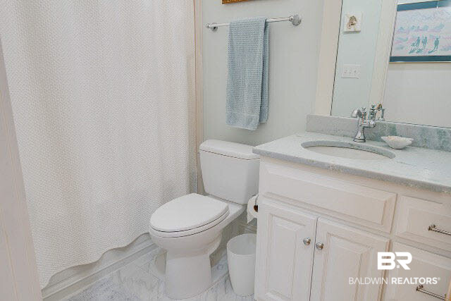 17623 Burwick Loop Fairhope, AL 36532 - Photo 31 of 45 Guest Bathroom