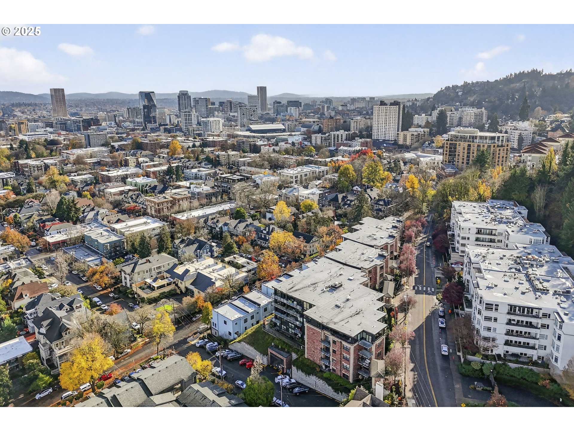 2448 Northwest Westover Road, Unit E402 Portland, OR 97210 - Photo 29 of 31 a view of a city