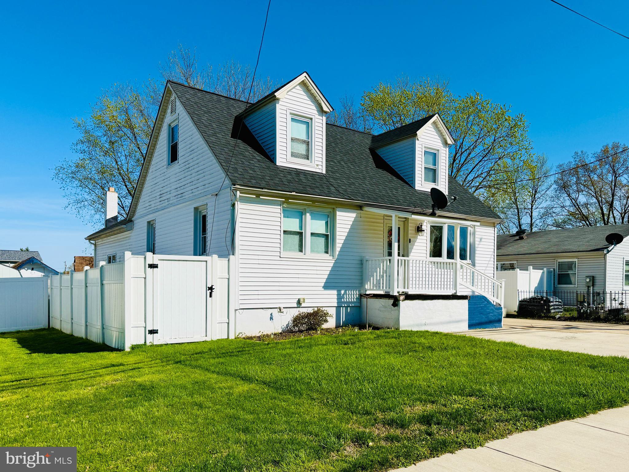 2215 Lodge Farm Road Baltimore, MD 21219 - Photo 1 of 5 3+BD/1.5BA/FAM RM/DEN w/parking for 5 & Pool!