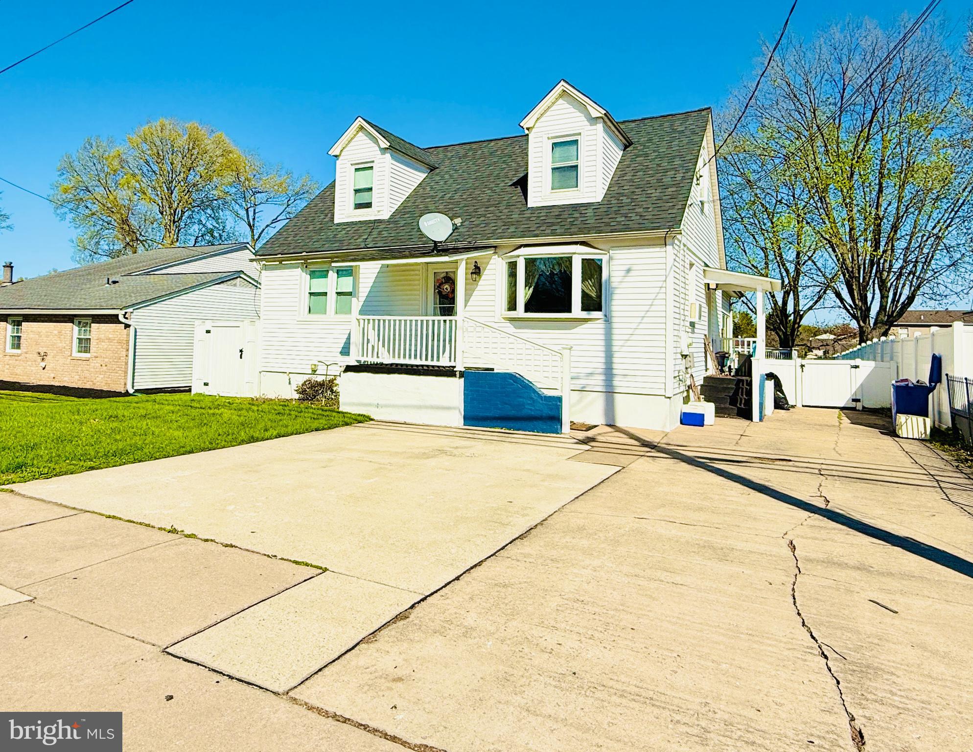 2215 Lodge Farm Road Baltimore, MD 21219 - Photo 2 of 5