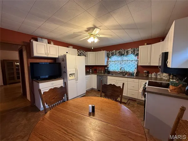 $179,900 | 113 Judy Street, Perry, MO 63462