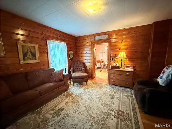 $179,900 | 113 Judy Street, Perry, MO 63462