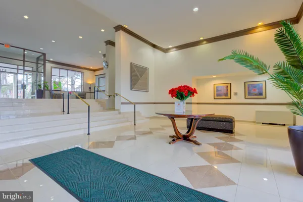 $430,000 | 5301 Westbard Circle, Unit 208, Bethesda, MD 20816