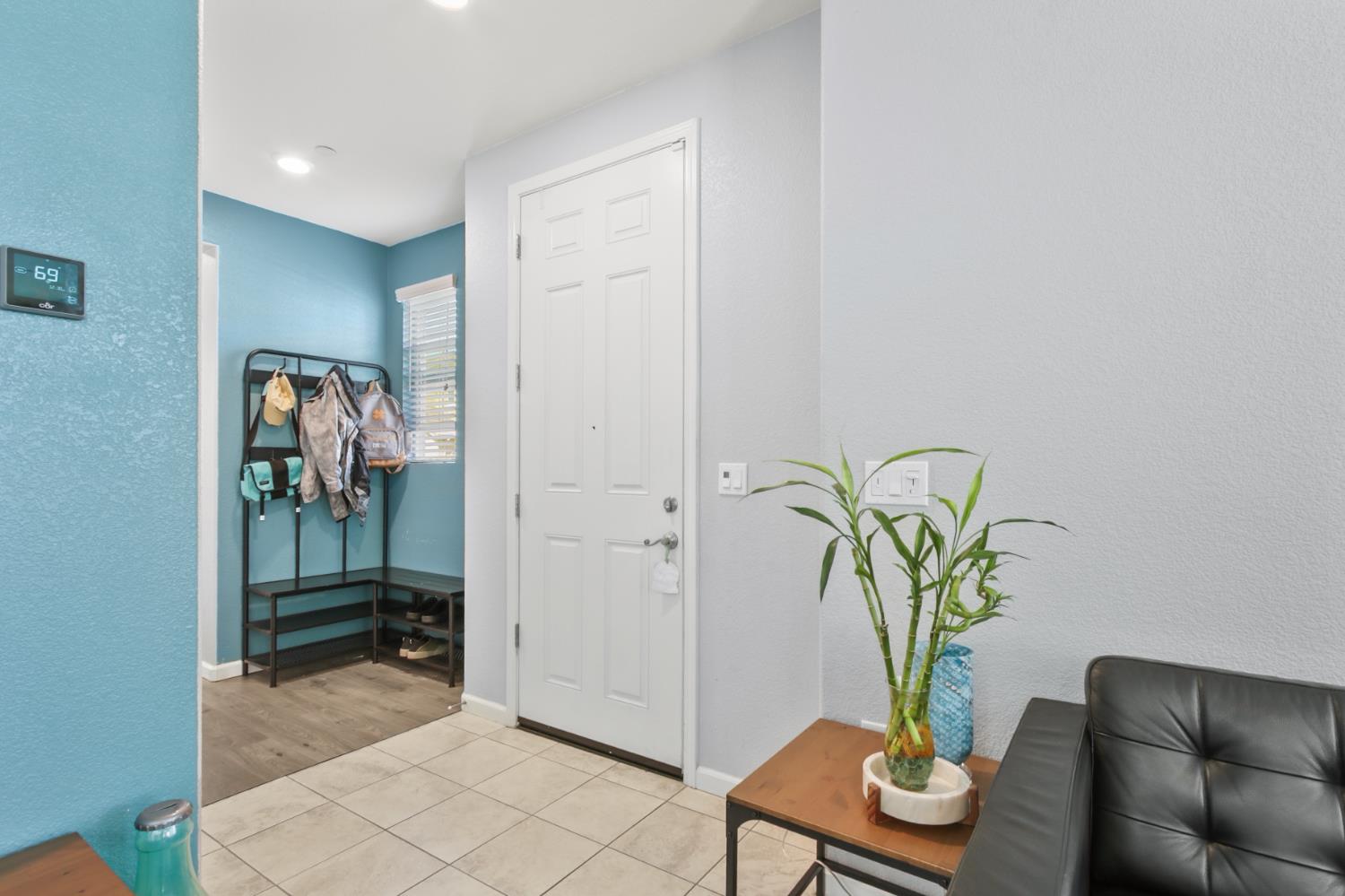 8196 Kramer Ranch Way Elk Grove, CA 95758 - Photo 7 of 47