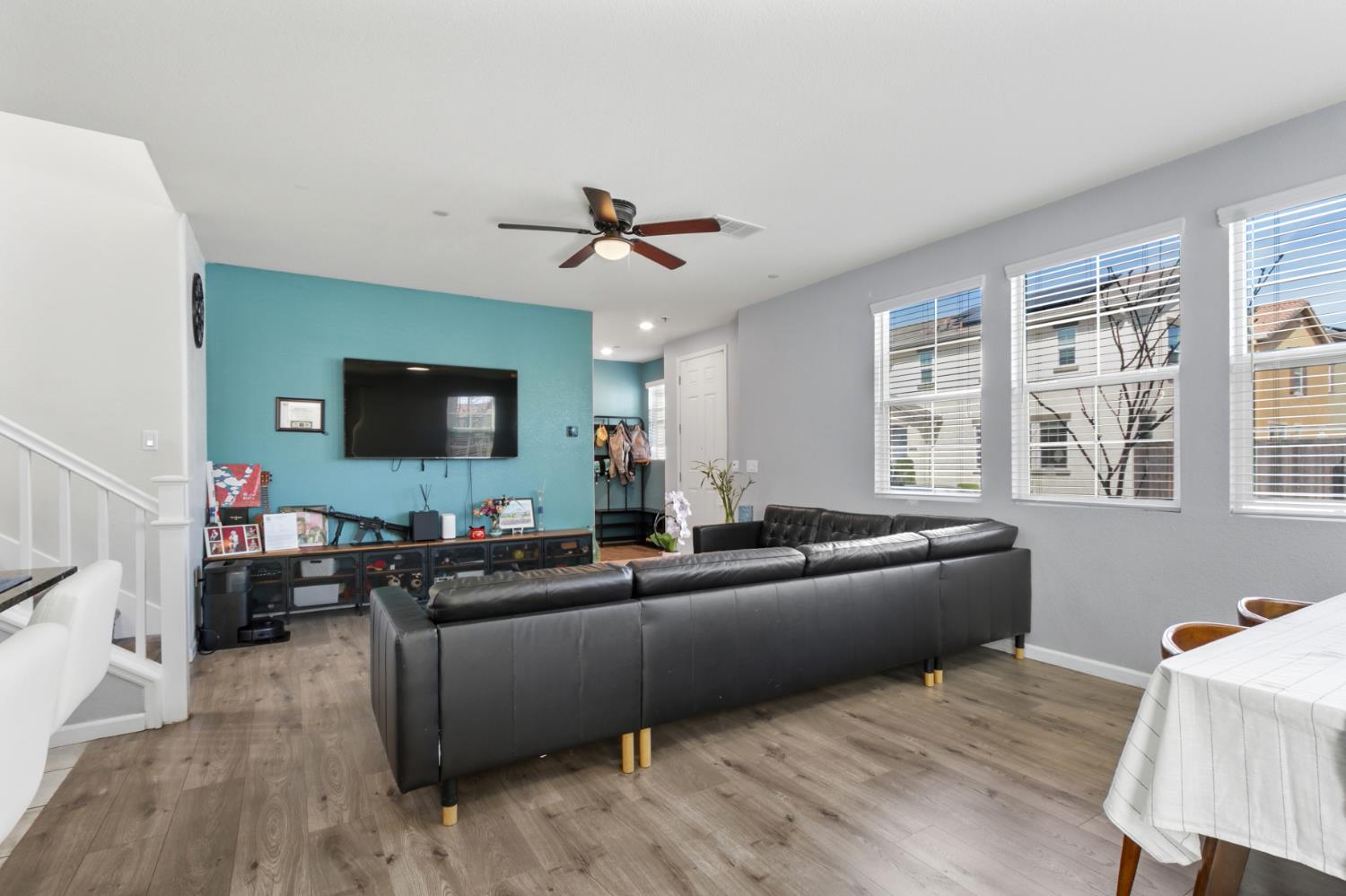 8196 Kramer Ranch Way Elk Grove, CA 95758 - Photo 10 of 47