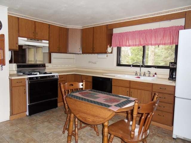 5391 Manor Road Rhinelander, WI 54501 - Photo 2 of 15 Gallery Image 2