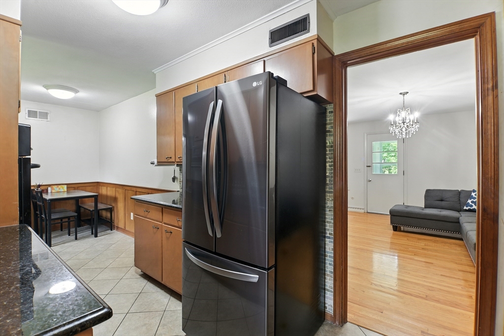 117 Crescent Road Longmeadow, MA 01106 - Photo 8 of 38 Gallery Image 8