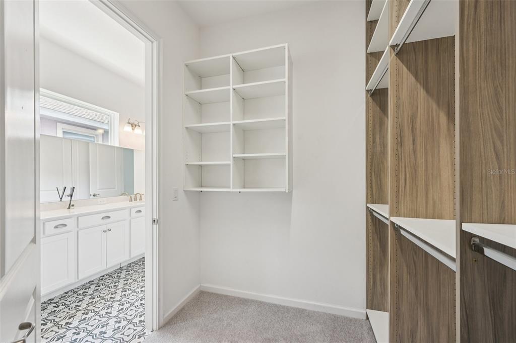 806 Winterside Drive Apollo Beach, FL 33572 - Photo 18 of 57 a room with a closet and a window